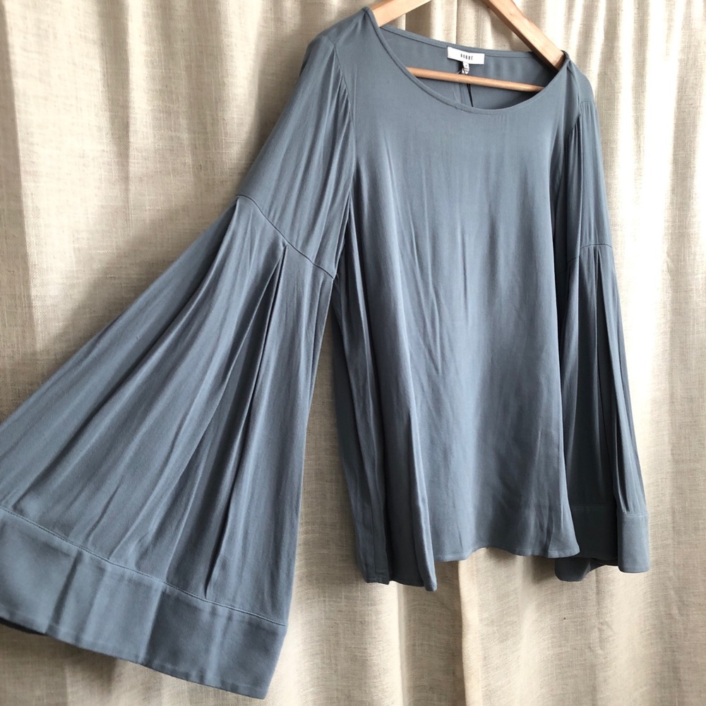 Bell sleeved Ro & De blouse